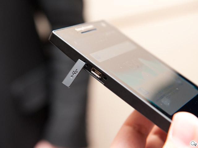 日本DoCoMo推SE XPERIA NX、Acro HD雙機 日本DoCoMo推SE XPERIA NX、Acro HD雙機