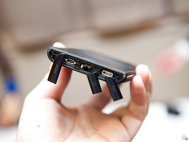 日本DoCoMo推SE XPERIA NX、Acro HD雙機 日本DoCoMo推SE XPERIA NX、Acro HD雙機