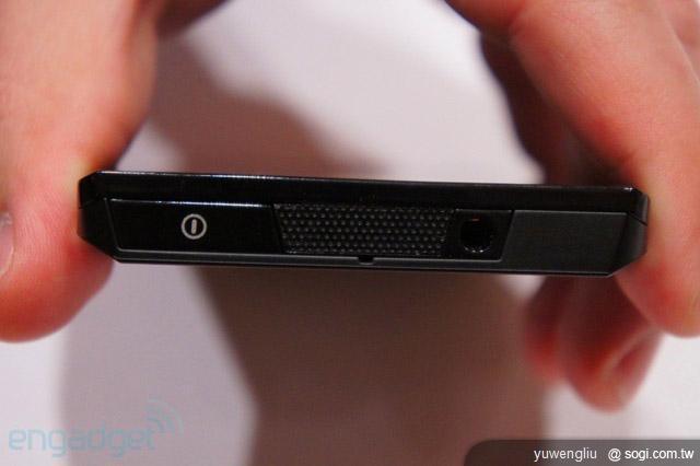 首款Intel Atom Medfield手機 聯想K800搶頭香【CES 2012】