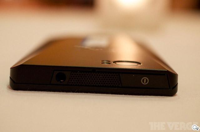 首款Intel Atom Medfield手機 聯想K800搶頭香【CES 2012】