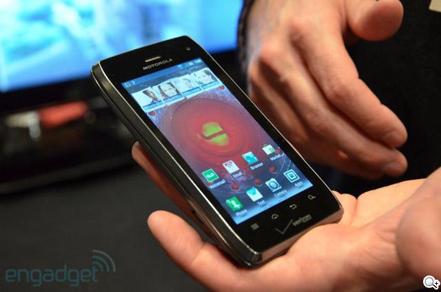 Verizon推MOTO DROID 4 實機CES現身【CES 2012】 Verizon推MOTO DROID 4 實機CES現身【CES 2012】