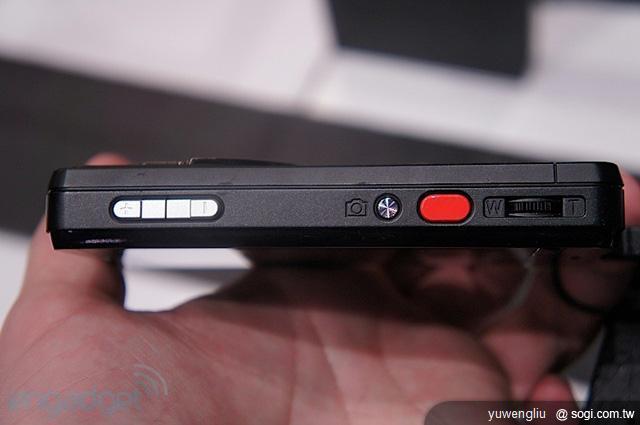 拍立得轉戰手機 推16MP智慧機SC1630【2012 CES】 拍立得轉戰手機 推16MP智慧機SC1630【2012 CES】