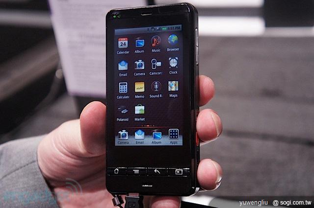 拍立得轉戰手機 推16MP智慧機SC1630【2012 CES】 拍立得轉戰手機 推16MP智慧機SC1630【2012 CES】