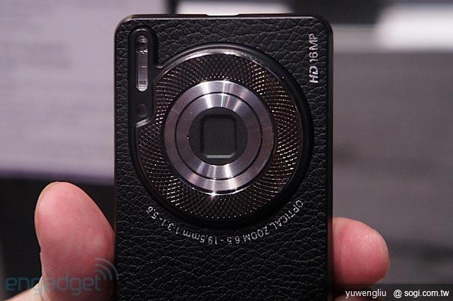 拍立得轉戰手機 推16MP智慧機SC1630【2012 CES】 拍立得轉戰手機 推16MP智慧機SC1630【2012 CES】