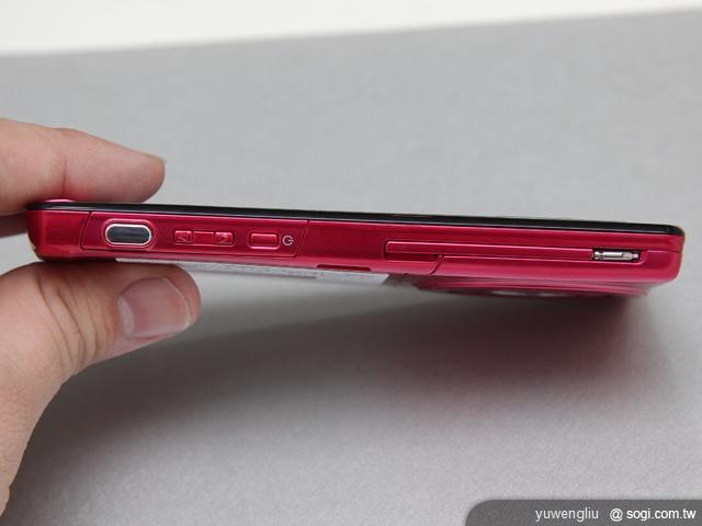 Panasonic P-02D LUMIX智慧攝錄高手