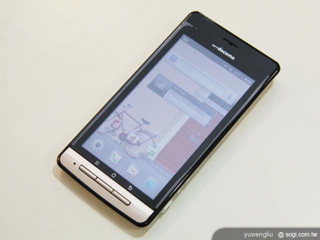 Panasonic P-02D LUMIX智慧攝錄高手