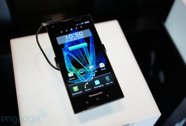 松下Eluga Power現身 搭5吋螢幕與高通S4處理器【MWC 2012】 松下Eluga Power現身 搭5吋螢幕與高通S4處理器【MWC 2012】