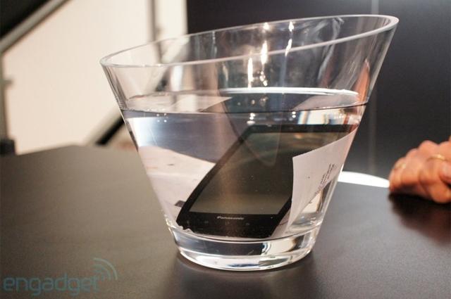 松下Eluga Power現身 搭5吋螢幕與高通S4處理器【MWC 2012】 松下Eluga Power現身 搭5吋螢幕與高通S4處理器【MWC 2012】