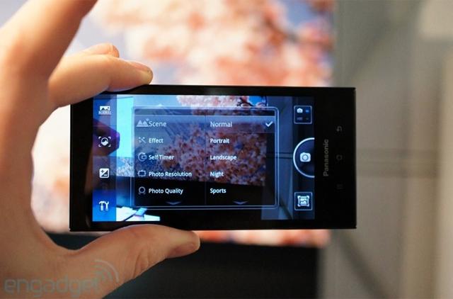 松下Eluga Power現身 搭5吋螢幕與高通S4處理器【MWC 2012】 松下Eluga Power現身 搭5吋螢幕與高通S4處理器【MWC 2012】