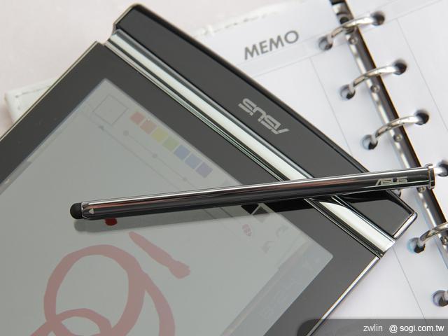 華碩Eee Pad MeMO 觸控、手寫、還能打電話