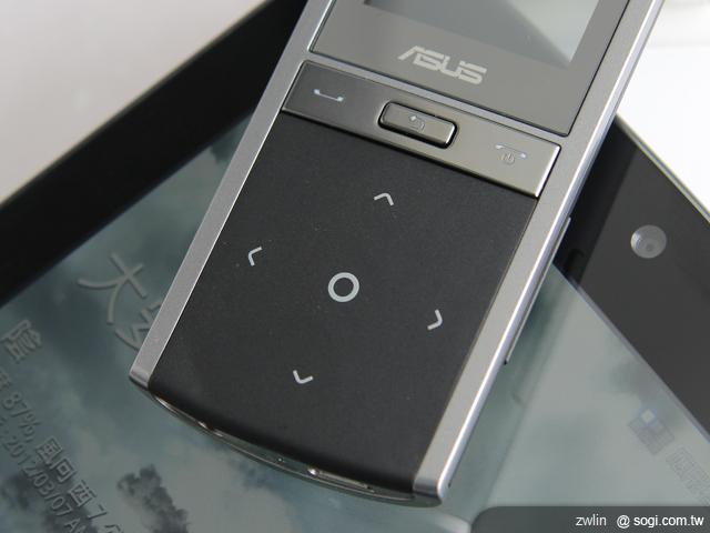 華碩Eee Pad MeMO 觸控、手寫、還能打電話