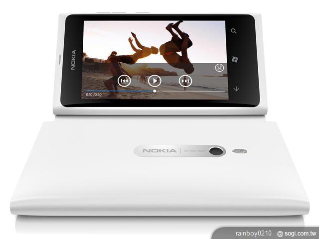 NOKIA Lumia 800永晝白新色 3/16起登台開賣 NOKIA Lumia 800永晝白新色 3/16起登台開賣