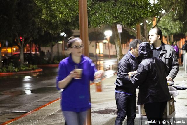 The New iPad美國雨中開賣!火速開箱 The New iPad美國雨中開賣!火速開箱