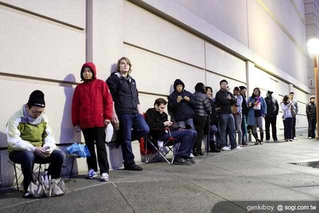The New iPad美國雨中開賣!火速開箱 The New iPad美國雨中開賣!火速開箱