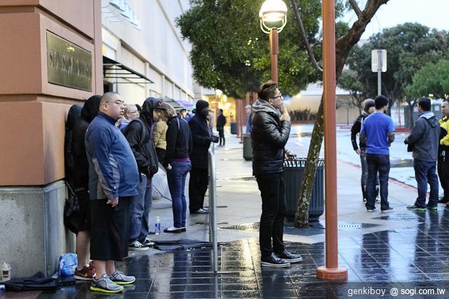 The New iPad美國雨中開賣!火速開箱 The New iPad美國雨中開賣!火速開箱