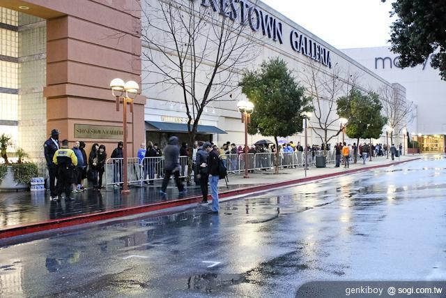 The New iPad美國雨中開賣!火速開箱 The New iPad美國雨中開賣!火速開箱