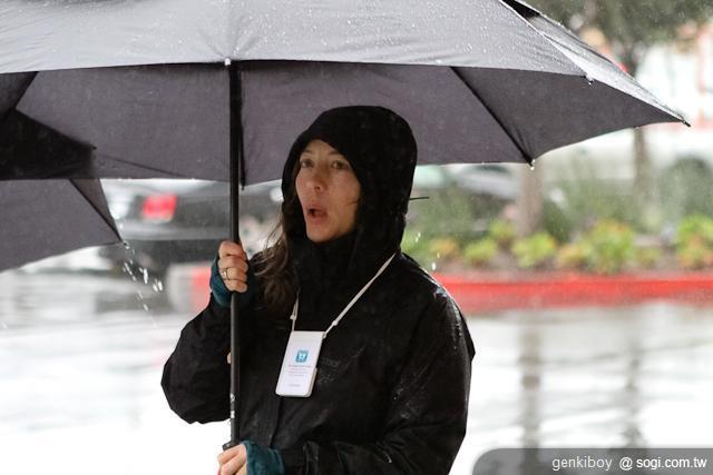 The New iPad美國雨中開賣!火速開箱 The New iPad美國雨中開賣!火速開箱