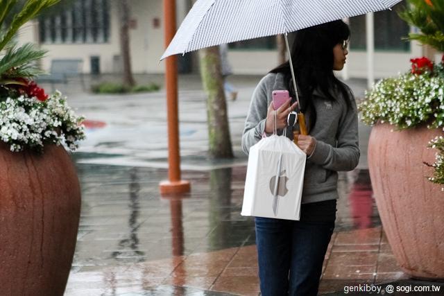 The New iPad美國雨中開賣!火速開箱 The New iPad美國雨中開賣!火速開箱