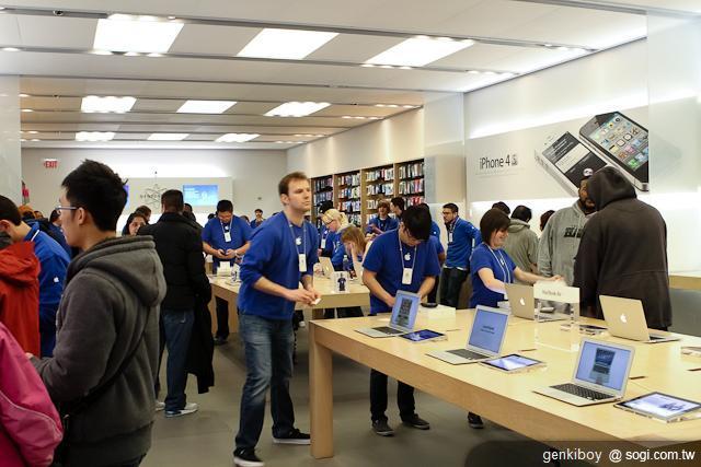 The New iPad美國雨中開賣!火速開箱 The New iPad美國雨中開賣!火速開箱