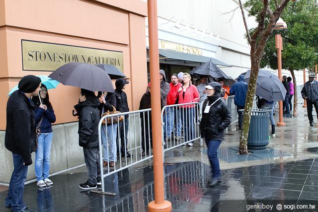 The New iPad美國雨中開賣!火速開箱 The New iPad美國雨中開賣!火速開箱
