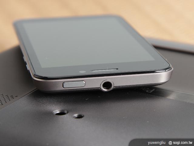 ASUS PadFone變形手機百變登場《手機篇》