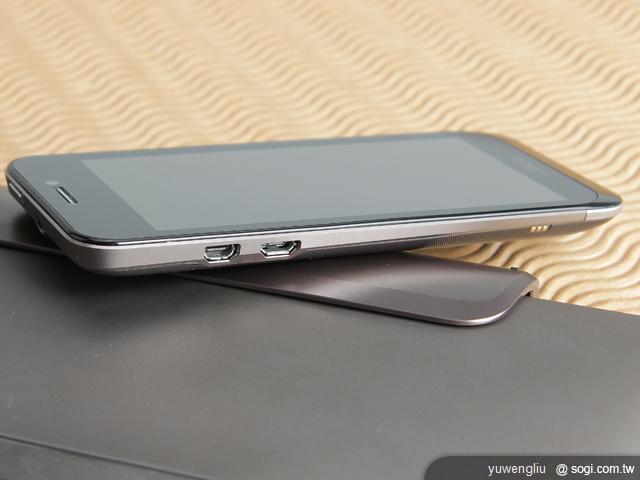 ASUS PadFone變形手機百變登場《手機篇》