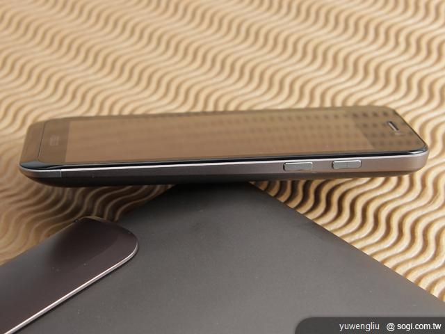 ASUS PadFone變形手機百變登場《手機篇》