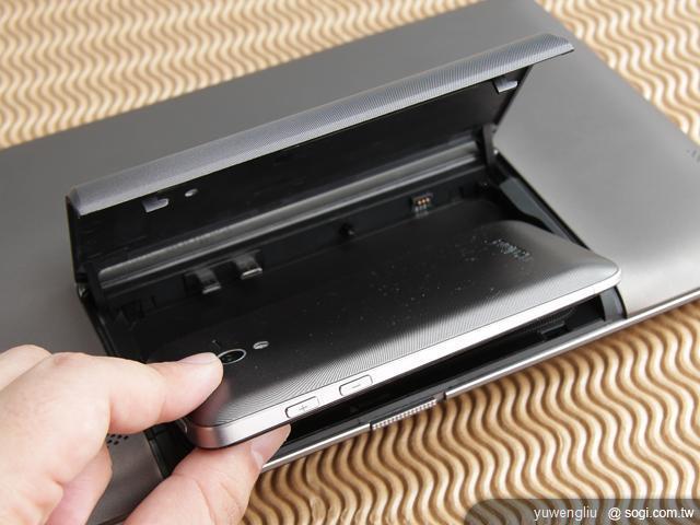 ASUS PadFone變形手機百變登場《平板篇》