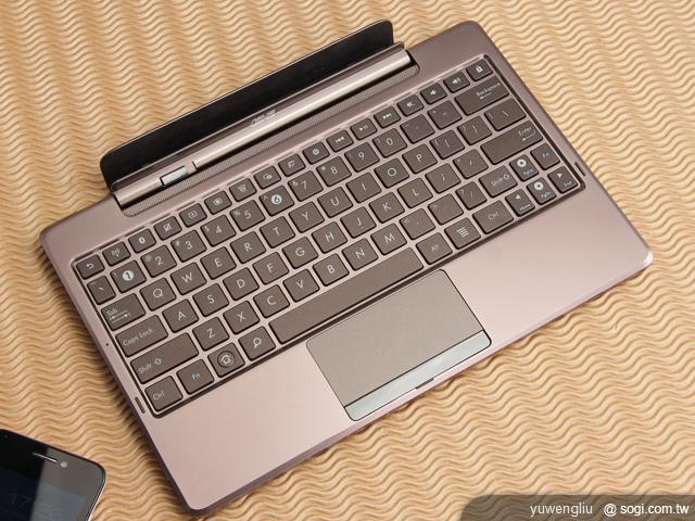 ASUS PadFone變形手機百變登場《平板篇》