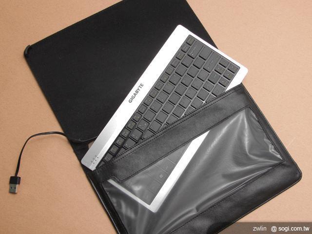 技嘉S1081商務Win 7平板 擴充端子超齊全 技嘉S1081商務Win 7平板 擴充端子超齊全