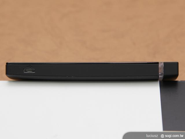 Sony XPERIA U生力軍 幻色下蓋獨領風騷