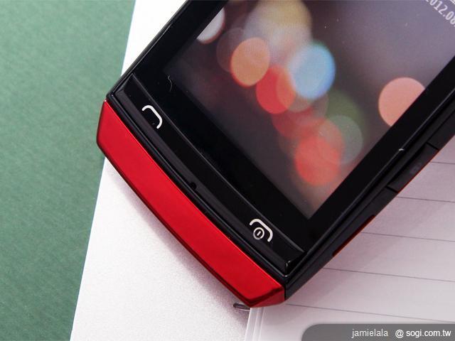 NOKIA Asha 305雙卡觸控聰明機 NOKIA Asha 305雙卡觸控聰明機