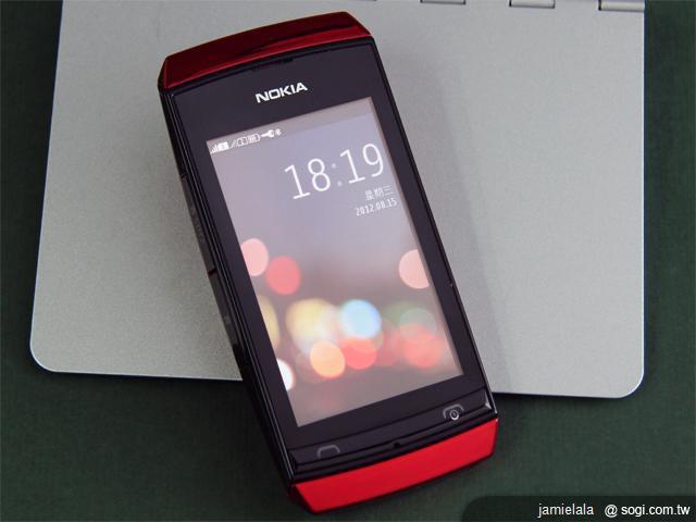 NOKIA Asha 305雙卡觸控聰明機 NOKIA Asha 305雙卡觸控聰明機